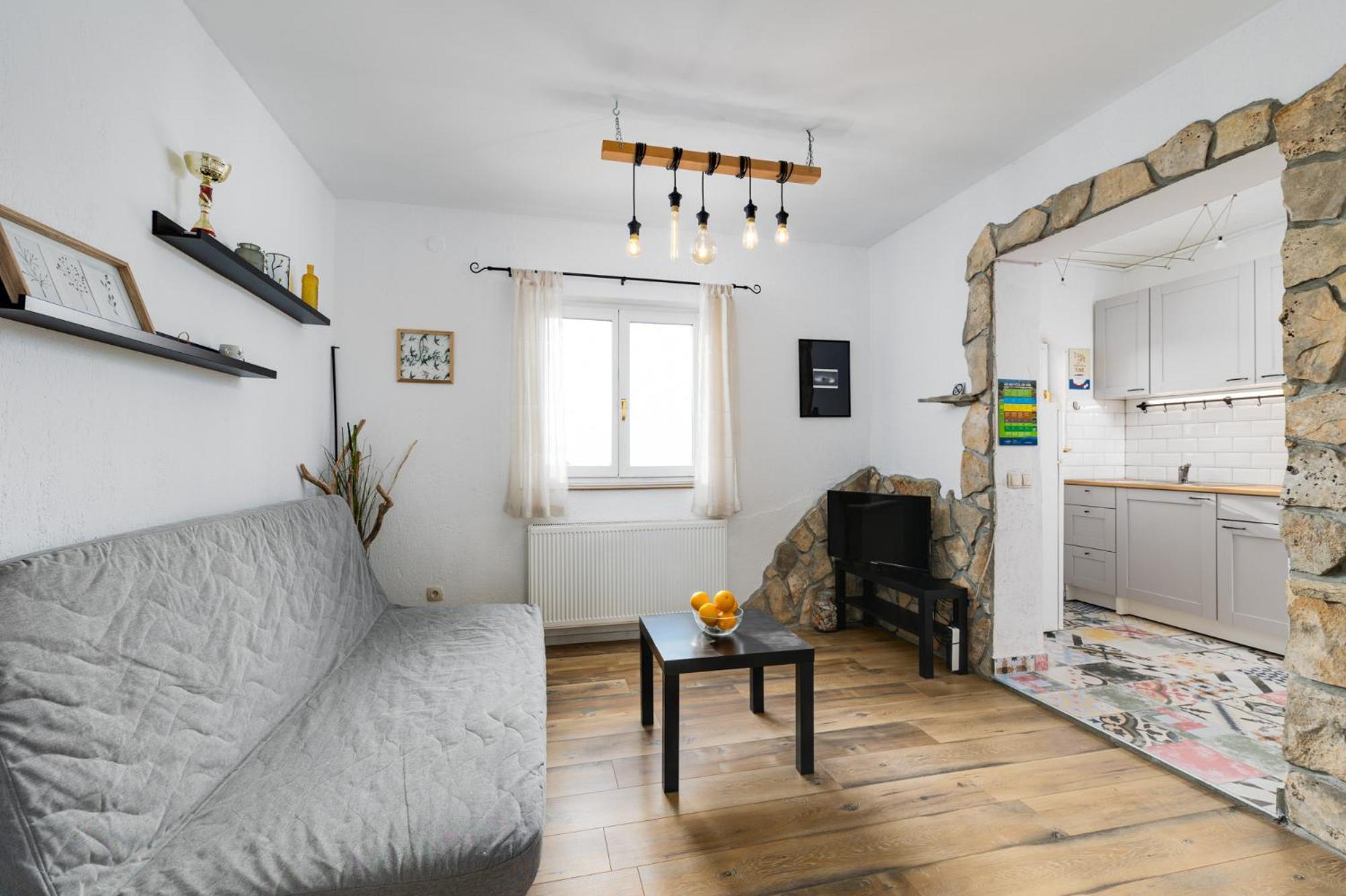 Apartment Iskra By El-Pi Tours Njivice Ngoại thất bức ảnh